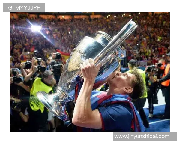 一脚踢爆足球引发震撼 球星展现超凡力量与精准技巧 一脚踢爆足球引发震撼 球星展现超凡力量与精准技巧