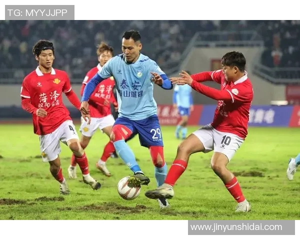 聚焦山东泰安足球球星成长历程与奋斗故事展现地方体育精神力量 聚焦山东泰安足球球星成长历程与奋斗故事展现地方体育精神力量