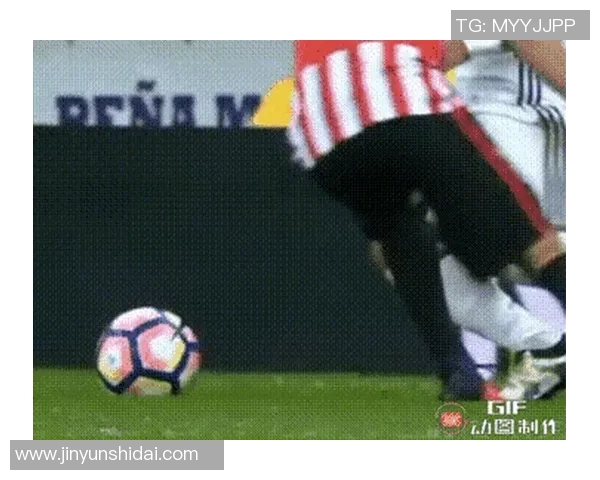 足球场球星停球技巧解析与实战规则图解