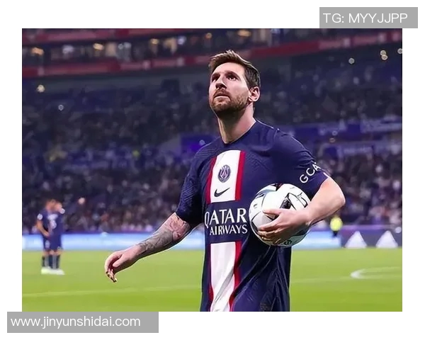 足球明星挥手丢球一幕成经典 谁是那个令人惊艳的瞬间主角