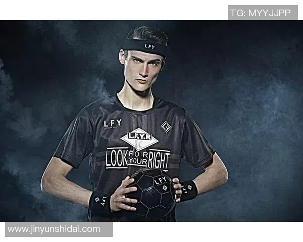 足球明星更衣室穿搭大揭秘 潮流与舒适并存的时尚之选 足球明星更衣室穿搭大揭秘 潮流与舒适并存的时尚之选